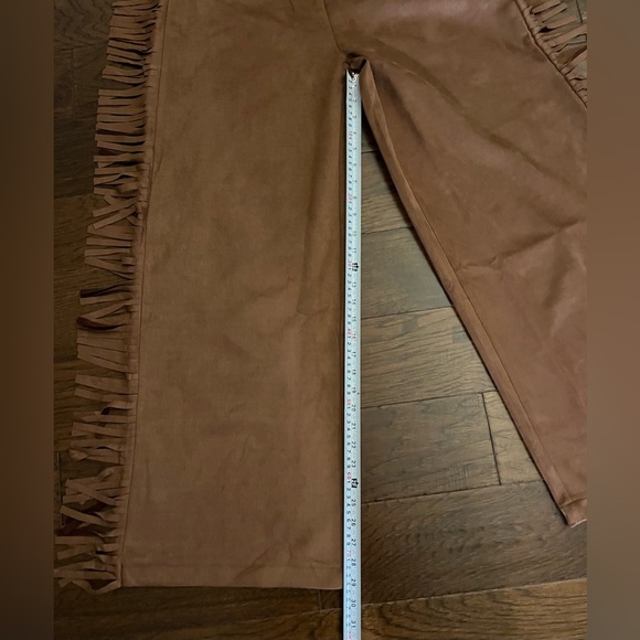 NWT MICAS Women’s Brown Faux Suede Fringe Wide Leg Pants Size Large Pockets - Picture 6 of 11